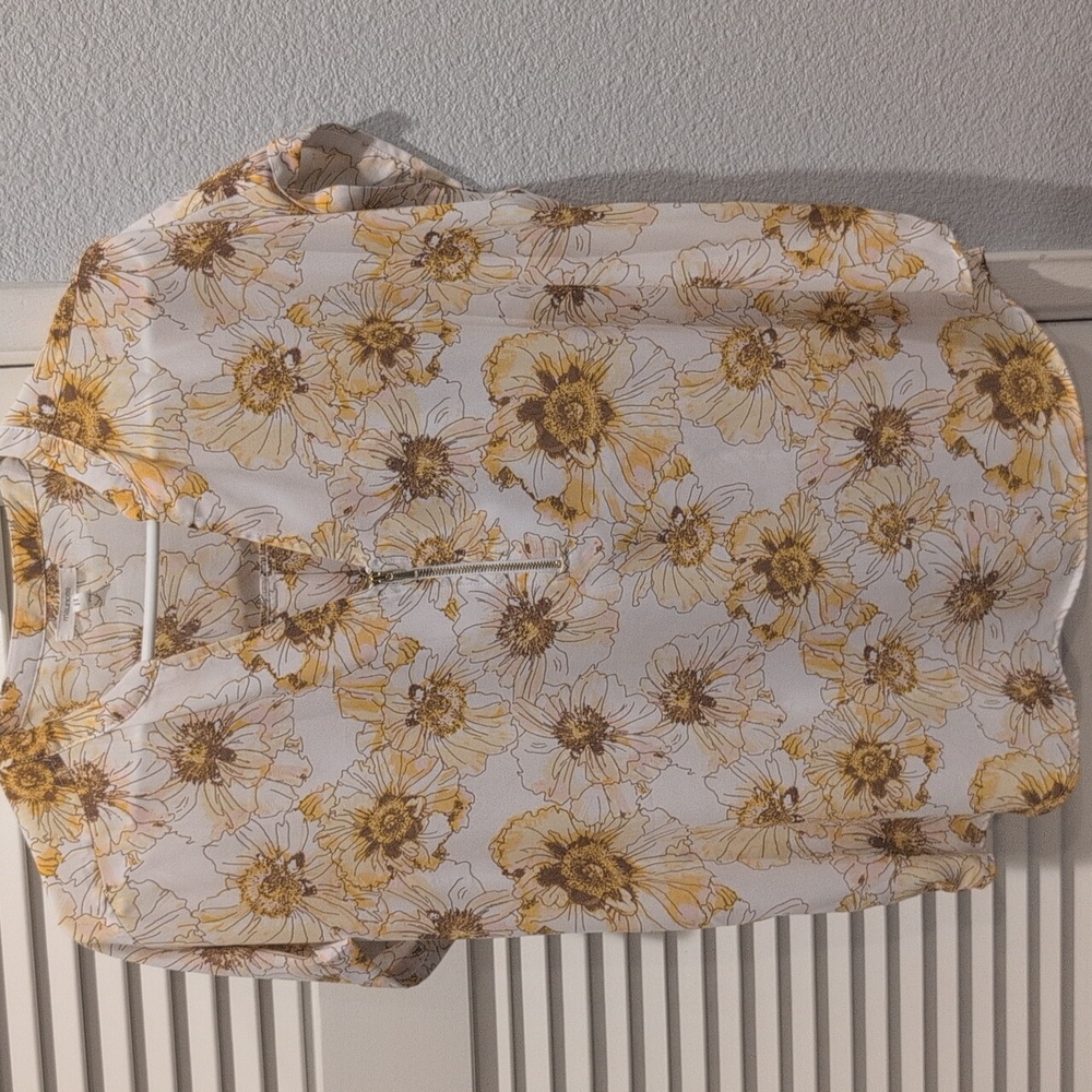 Maurices Geneva Zipper Neck Blouse size 0xl, floral